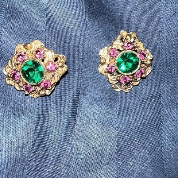 Lovely gold and crystal earrings! Festive and elegant. - Picture 2 of 4